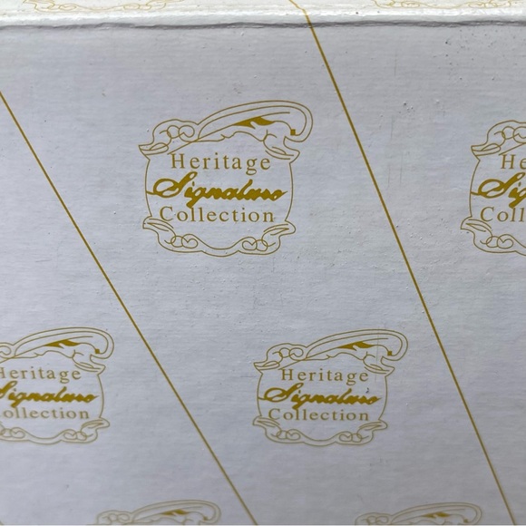 Vintage Porcelain Doll, Heritage Collection “Violin Performance” - Picture 14 of 14